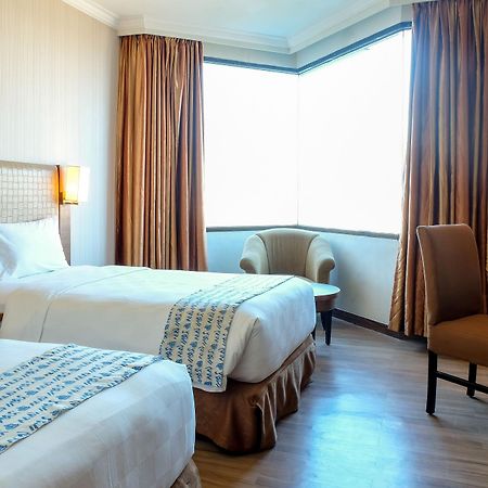 Almadera Hotel Макасар Экстерьер фото