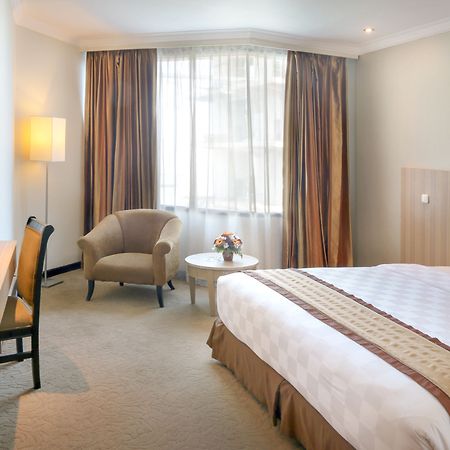 Almadera Hotel Макасар Экстерьер фото