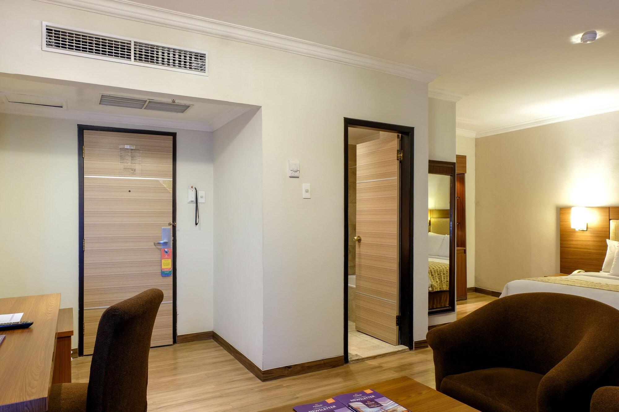 Almadera Hotel Макасар Экстерьер фото