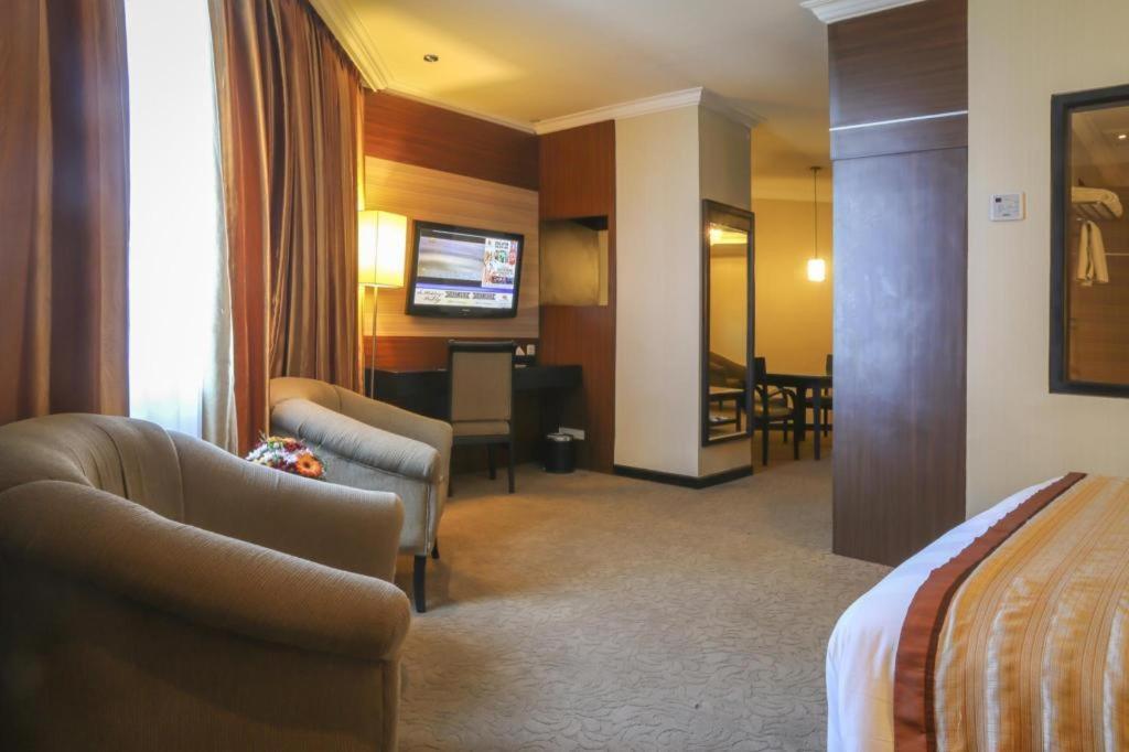 Almadera Hotel Макасар Экстерьер фото