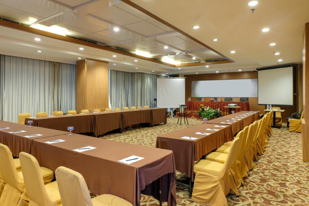 Almadera Hotel Макасар Экстерьер фото